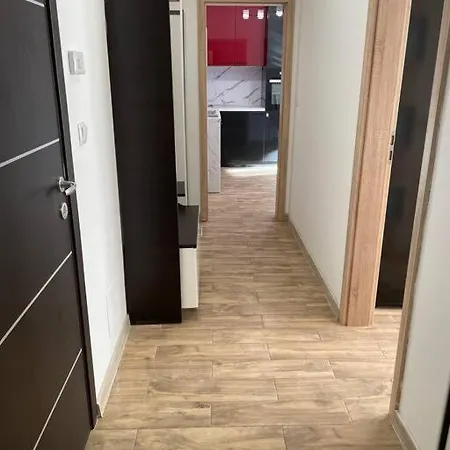 Cozy In With Parking Varna