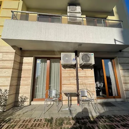 Cozy In With Parking * Varna