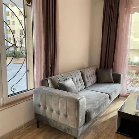 Cozy In With Parking *